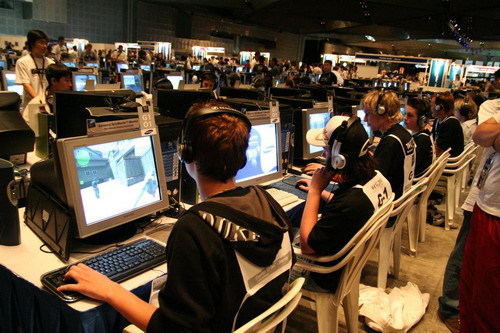 与此同时 与此同时