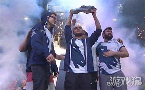 自己手中 自己手中