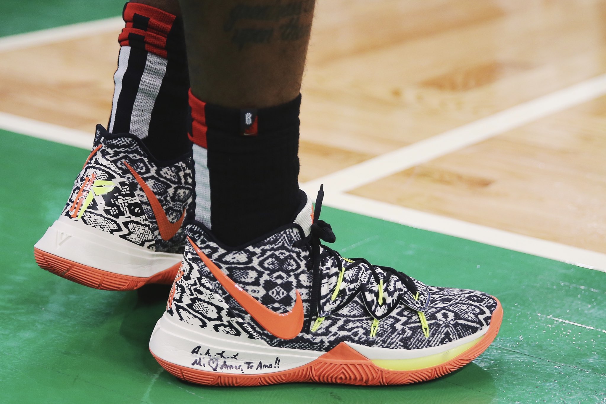 引发全球开 引发全球开